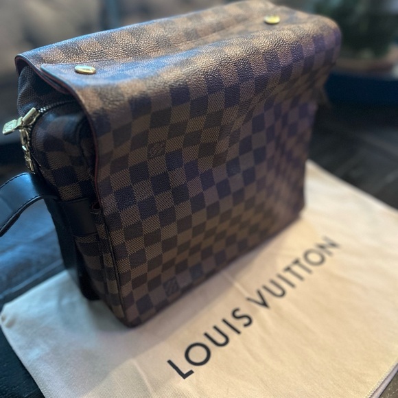 Louis Vuitton Damier Ebene Messenger Bag - Picture 1 of 11
